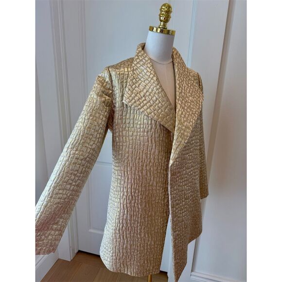 Gorgeous Chico’s Womens Gold Swing Coat Faux Alligator Texture Size 0 Small - Picture 1 of 8